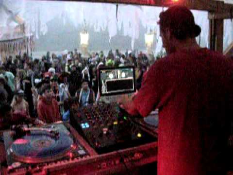 DJ Dubconscious live at Shambhala - Beach stage 2010