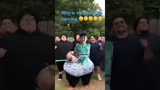 Why is my beanbag dancing?🤨🤨🤨🤨🤨🤨🤨￼