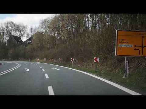 Mehrspurig Abbiegen aus dem rechten Fahrstreifen (Wtal Langerfeld)