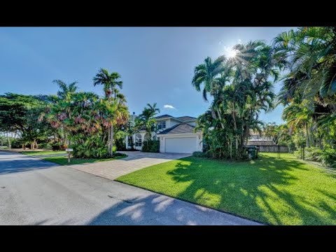 Welcome to MaryAnn Estate near the Falls - 13705 SW 109 Ct Miami