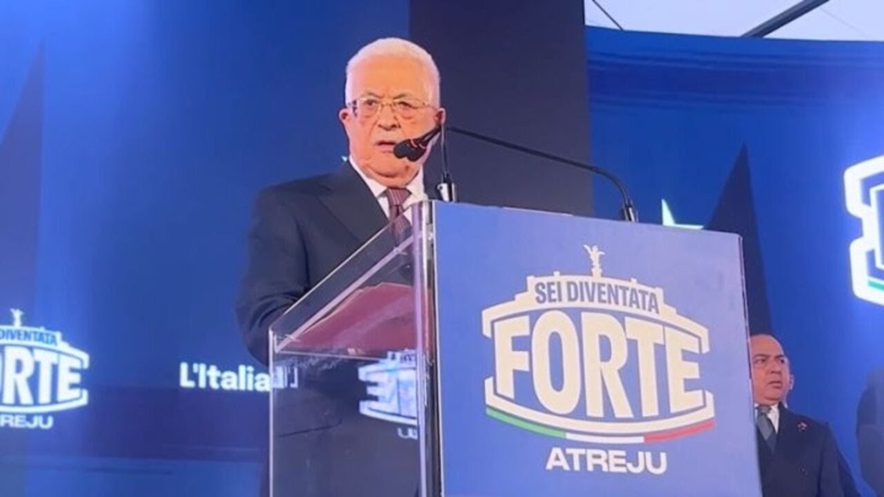 Roma, il presidente dell'Anp Abu Mazen parla dal palco di Atreju