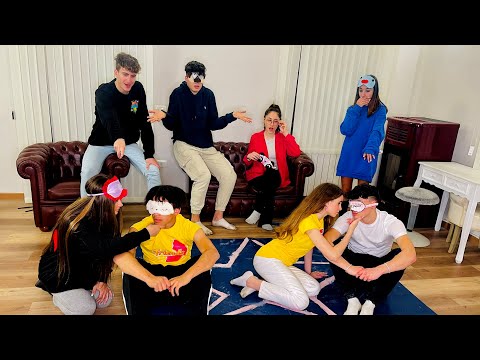 LA SCUOLA RICCHI VS POVERI È FINITA MALE !!! - Amici vs Nemici - by Charlotte M.