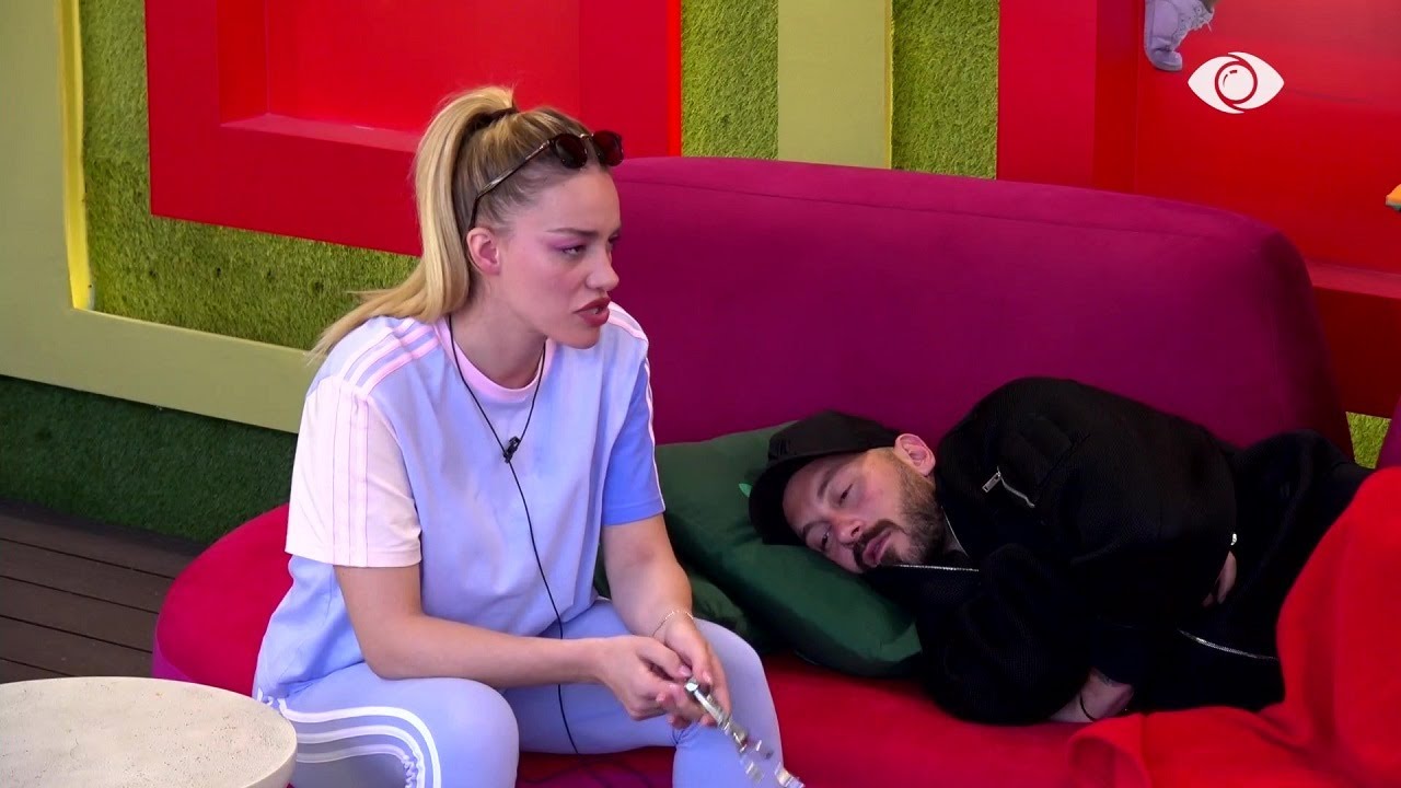 Duke agjëruar Natën e Kadrit, Heidi- Romeos: As nuk të përqafoj dot