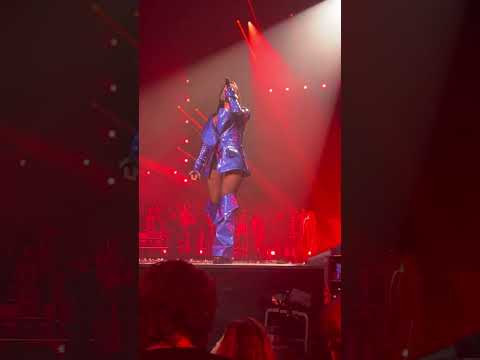 🇨🇾 Elena Tsagkrinou performing “El Diablo” at Het Grote Songfestivalfeest #Eurovision