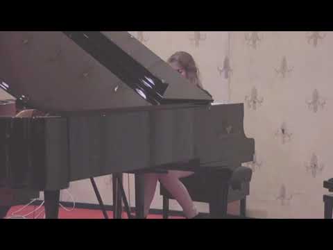 Russische Muziekschool ( Schagen)/ Yann Tiersen - La valse d'Amélie (fragment)/ Elles Kromhof