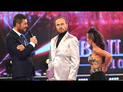 From Arabian Nights to Dancing! Onur made Tinelli burst out laughing.