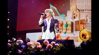 Chrissie Hyde &amp; BBC Concert Orch - Brass In Pocket (Proms in Hyde Park 2019)
