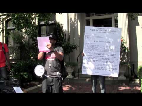 Residents Take Foreclosure Fight to Bank Exec's Doorstep