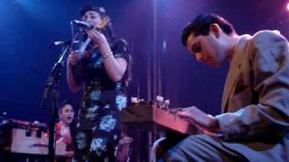 Kitty, Daisy & Lewis - Honolulu Rock-A-Roll-A @ Sala Apolo, Barcelona. 29-03-2010