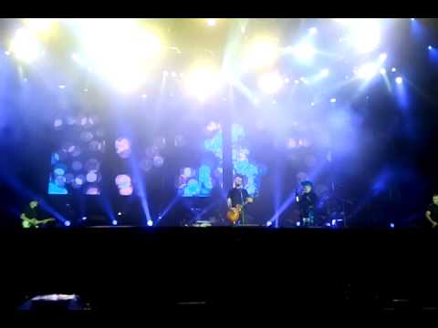 Siddharta in Josipa Lisac, Neon, stadion Stožoce 18.6.2011