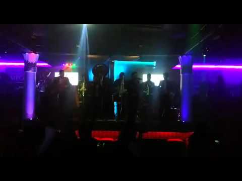 Banda Real Divina - Dos Mujeres Bonitas