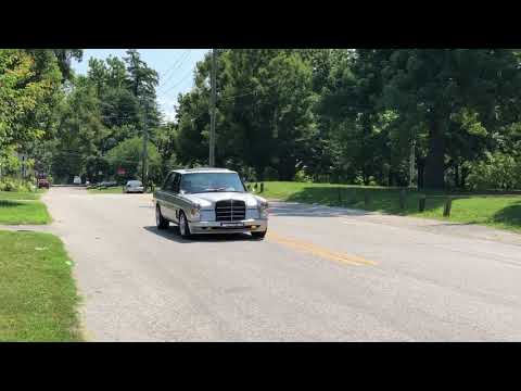 1971 Mercedes 300 SEL 6.3 AMG Decellerating for turn in