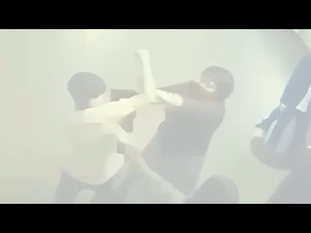 Школьник ударил педагога