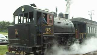 preview picture of video 'Wanamaker Kempton & Southern #65 Departing with Bell'