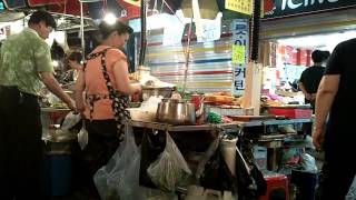 preview picture of video 'Vic´s South Korea Calling-Street Markets of Seoul'