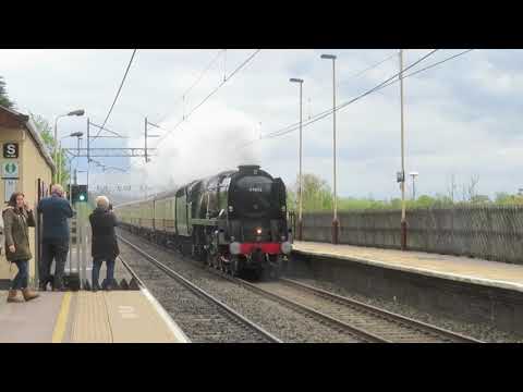 34052 Lord Dowding Pelts through Penkridge | 29 04 18
