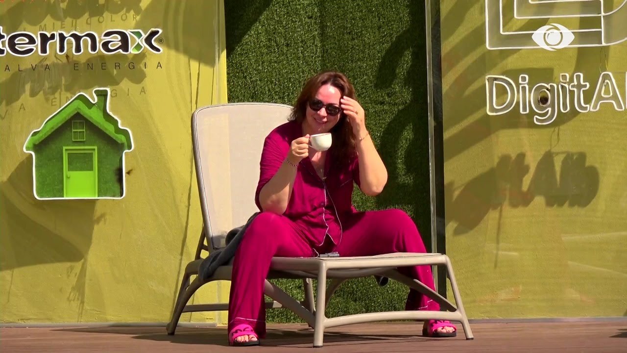 “Nuk ishte dakord të bëhesha aktore”/ Julia e vetme në oborr, flet për nënën e saj