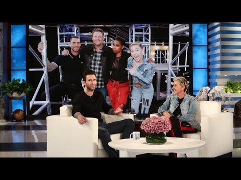 亞當-萊文抱怨布雷克-謝爾頓和格溫-斯蒂芬尼的PDA。 (Adam Levine Gripes About Blake Shelton and Gwen Stefani's PDA)