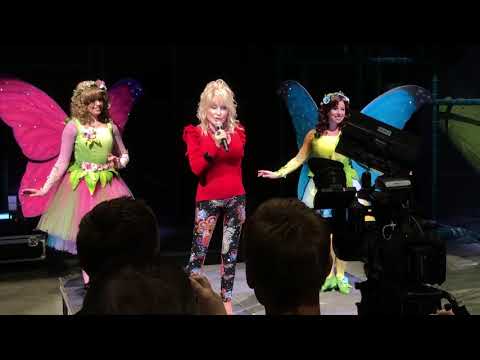 Dolly Parton Surprise Visit During Media Day March 15 2019