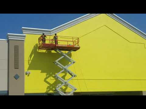 Loja LOWE'S convertida em RONA+