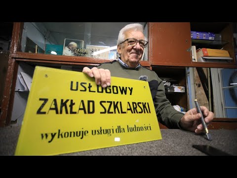Człowiek, który jest najstarszym szklarzem w Krakowie