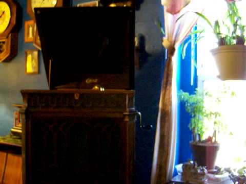 She Loves Me - Green Bro's Novelty Band sung by Billy Jones