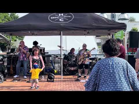 The 8-Trax; Le Freak