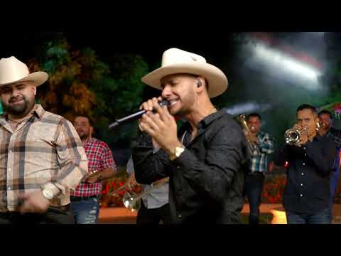 Banda Corona Del Rey - El Bandido De Amores (En Vivo)