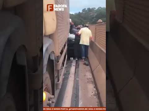 GRAVE ACIDENTE NO TREVO DE ITABIRA BLOQUEIA PISTA SENTIDO VITÓRIA