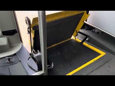 2011 Chevrolet 4500 shuttle bus