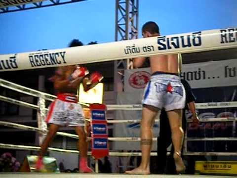 Sean Clancy vs Thai round 1 - Phetburi