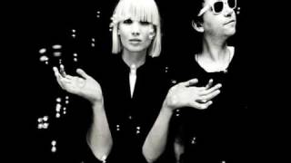The Raveonettes - Breaking into cars.mpg