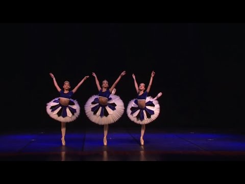 Le Corsaire - Odalisques Pas de trois(Ana Maria Barroso 11 anos,Sofia 12 e Letícia)