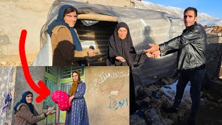 Download lagu Grandmother's stepson visits her on the day of the fire and supports her grandmother mp3