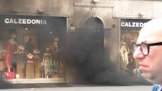 fumo-nero-dai-garage-paura-lungo-corso-vittorio-emanuele