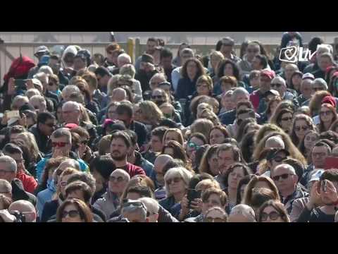 Papa s nama 5.4.2017. – Kada prihvatimo trpjeti za dobro, kao da oko sebe sijemo sjeme uskrsnuća