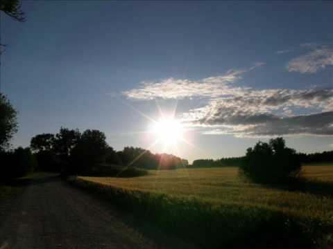 Tiia Paist - Kui õitseb sirel , vaikne kena kohakene.wmv