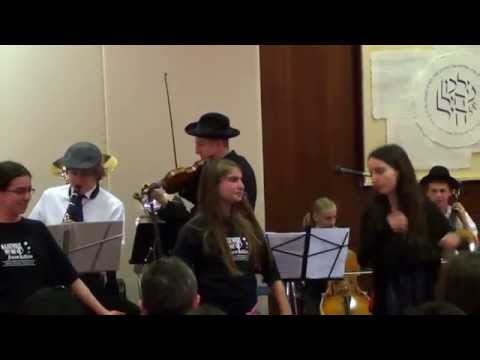 Yoske Der Rebbe Hot Geheysn Freilech Zayn) The Rabbi Says Be Joyous