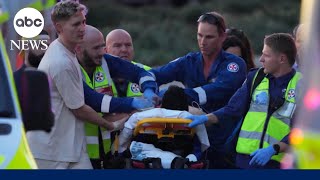 Теракт біля пляжу в Сіднеї вчинили батько та син: кількість жертв зросла, серед загиблих - українець (відео)