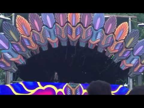 DJ Svess drops Tera - Underficial @ Taurus Connection @ Italy