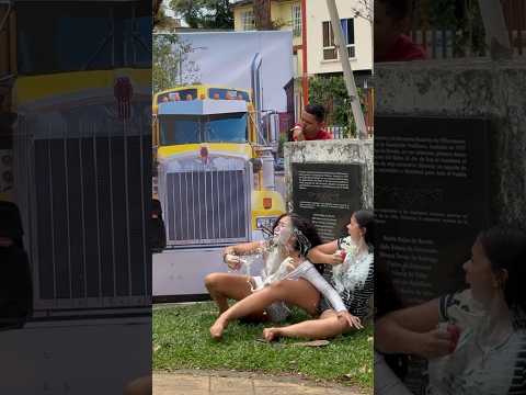 El camión 🚍 ruidoso😂 #shortvideo #funny #humor #viralvideo #shorts