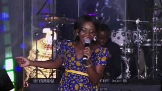 Newie - Khakhamela (Live) Newie - Khakhamela (Live)