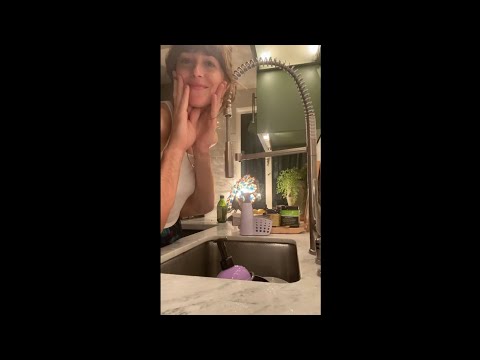 Dakota Johnson - Hand Wash Challenge with Chris Martin thumnail
