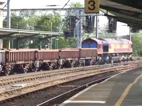 The Class 66 EWS No.66171 with 4-wheel Open Wagons was passed through at Carlisle Citadel Station.
