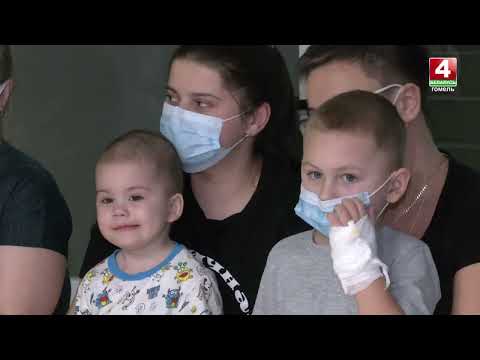Волонтерский отряд Гомсельмаша «Открытые сердца» провёл благотворительную акцию в Гомельском РНПЦ видео