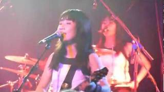 Shonen Knife (少年ナイフ) live Scala London 2011 (E.S.P.)