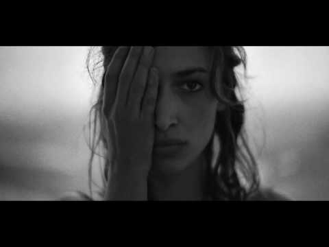 BÖ - Siyah Kalabalık