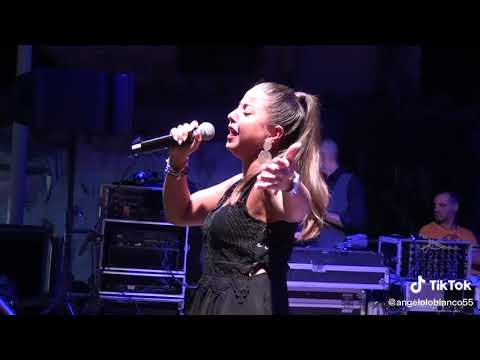 Daniela montalbano live Corso pisano festa di piazza