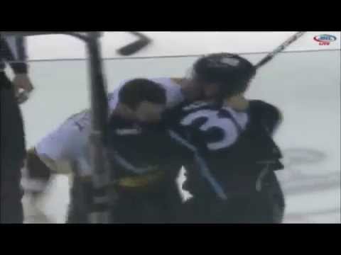 Richard Clune vs Yannick Veilleux