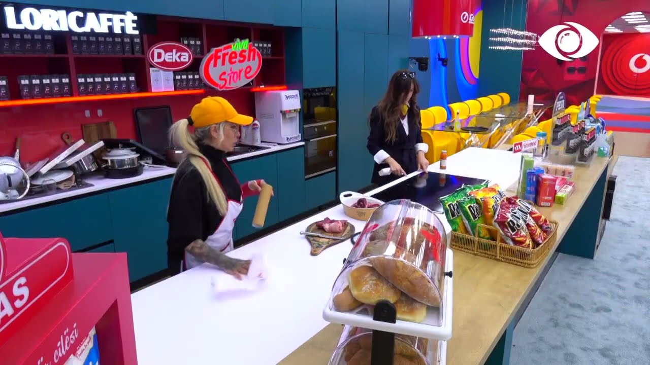 Valbona gatuan, Diola dhe Nita e ndihmojnë në kuzhinë